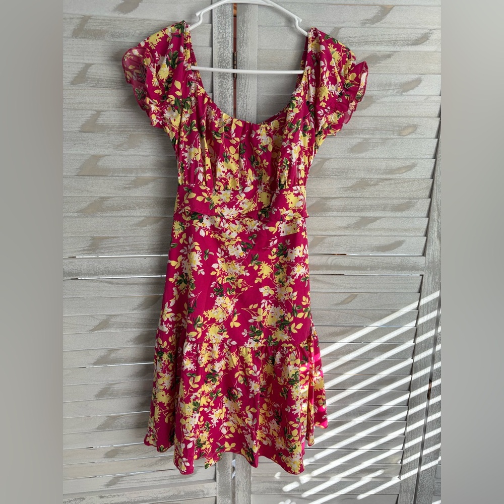 Floral dress for spring and summer, never worn with tags